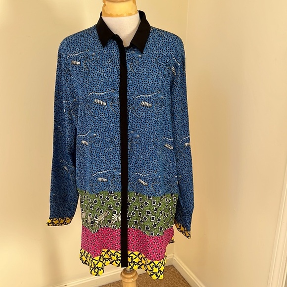 Etro Tops - ETRO SZ 48/L blue multi animal print front button long sleeve silk top.